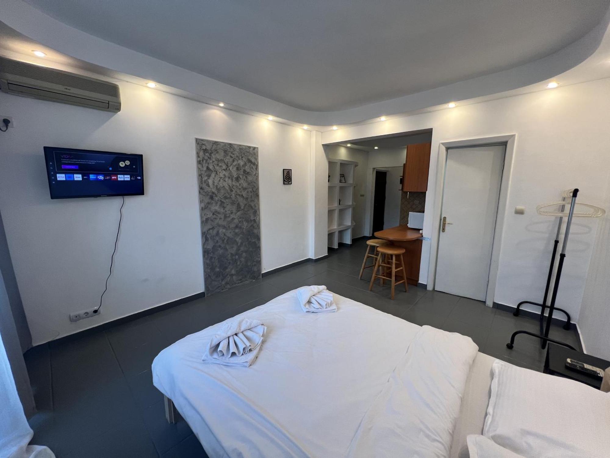Comfy With A Balcony In A Presitigious Area Bucureşti